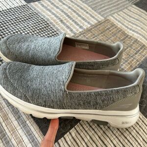 Skechers Gray Women's Slip-On Flats